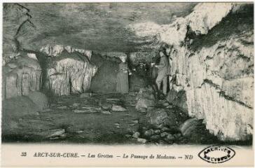 1 vue 33. Arcy-sur-Cure. Les grottes. Le passage de Madame.