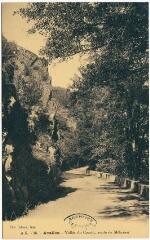 1 vue 16. avallon. Vallée du Cousin, route de Méluzien.