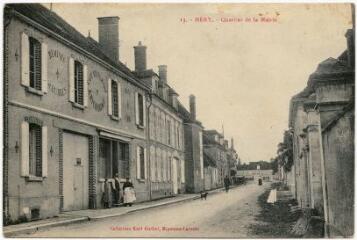 1 vue 13. Héry. Quartier de la mairie.