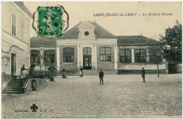 1 vue Saint-Julien-du-Sault. Les écoles de garçons.