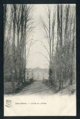 1 vue Saint-Valérien. L’allée du château.