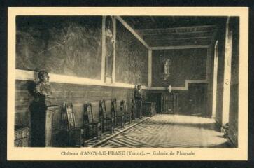 1 vue Château d'Ancy-le-Franc (Yonne). Galerie de Pharsale.