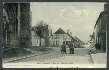 1 vue Neuvy-Sautour. Rue de l'Hôtel de Ville.